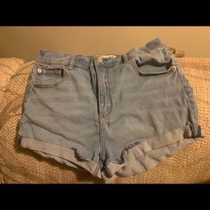 4 pair of jean shorts